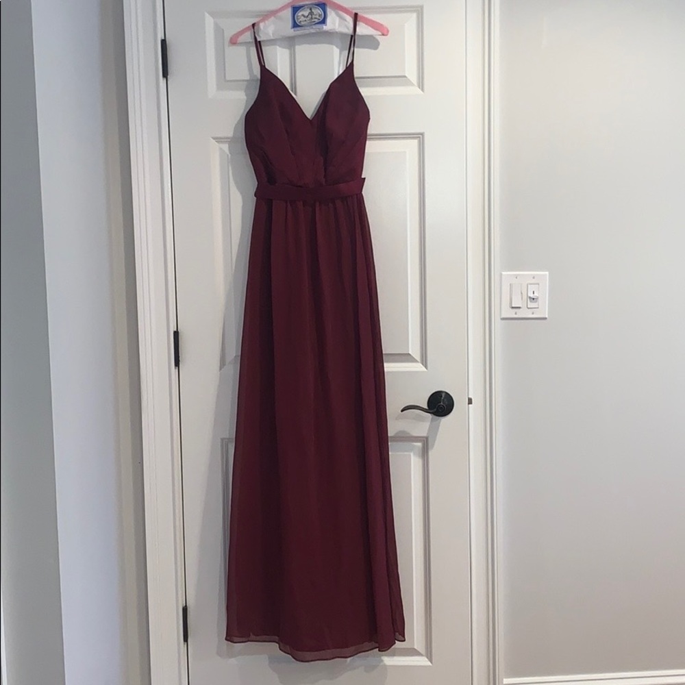 Vera Wang Bridesmaid dress in the color Wine